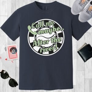 Comfort Colors crew neck T-shirt in color midnight. The shirt features a poker chip with the text 'Call me maybe. After the river'.